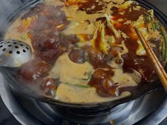 红汤锅底-石灰市毛记烧鸡公(解放碑店)