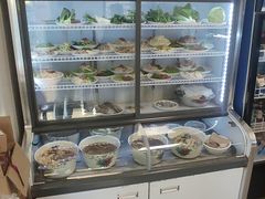 面包甜点陈列柜-小本鸡饭店(滨江白马湖店)