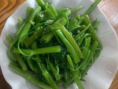 清炒时蔬-黄记四更烤乳猪店