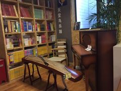 -新华里咖啡书吧(新华书店小寨店)