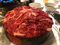 安格斯牛肉-鲜入围煮花胶鸡海鲜火锅