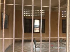 -吐斯廉屠杀博物馆