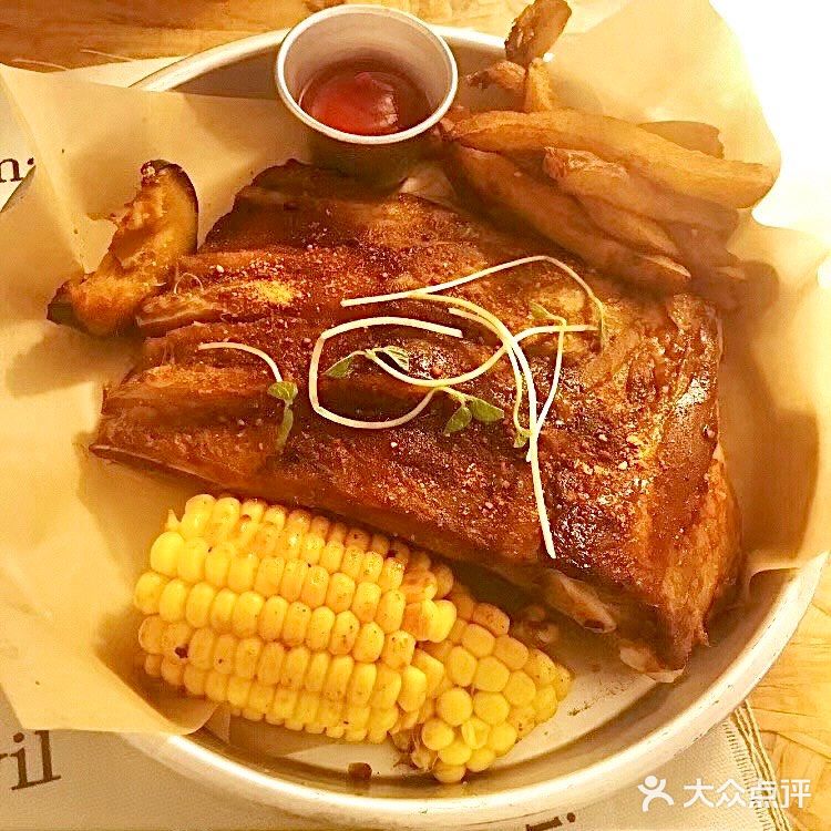 厦门必吃榜：野草莓自由市场[调皮]