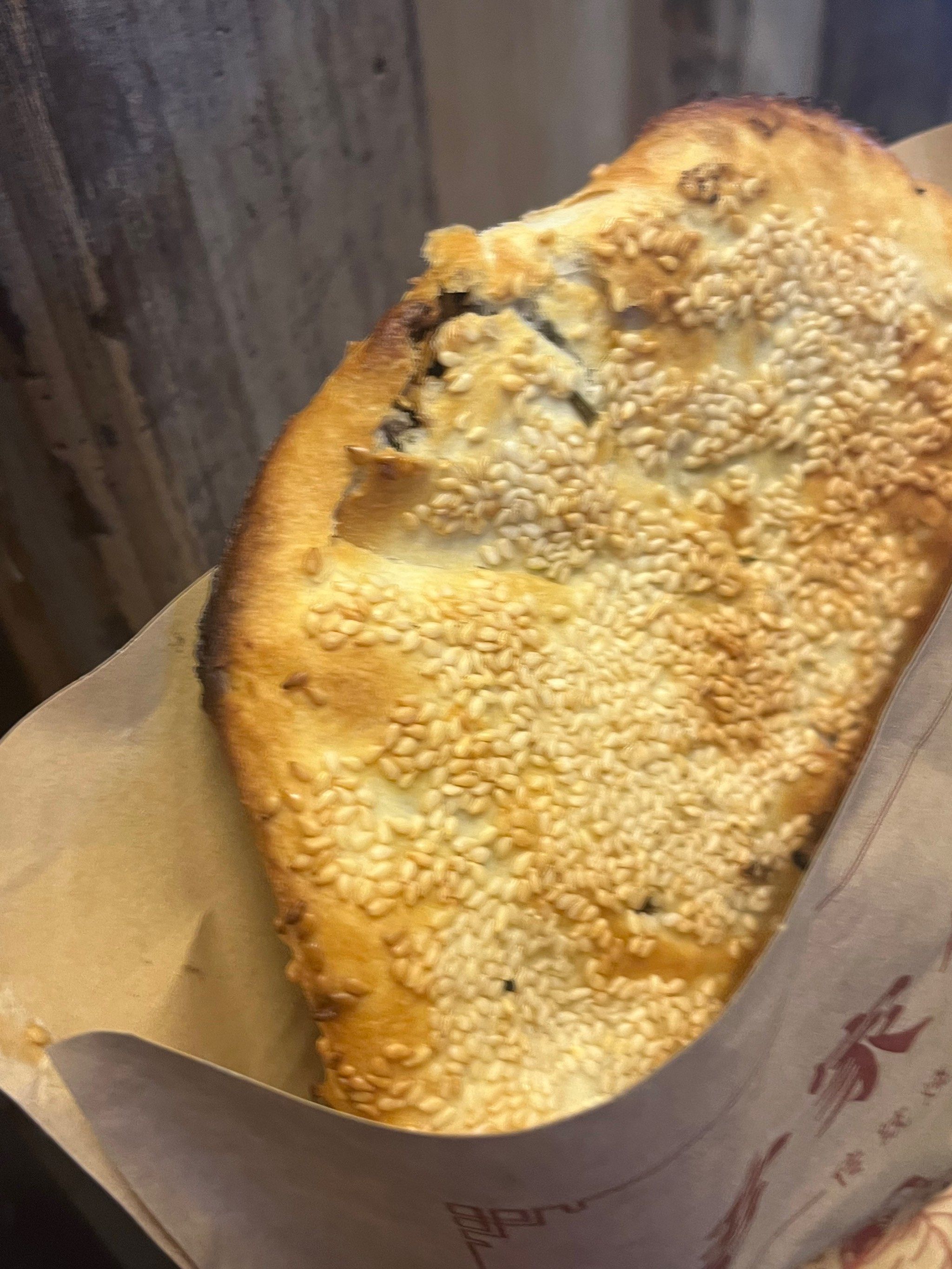 排队时间过长,没有其他毛病了[流泪]

#古街上的小吃美味 #烧饼