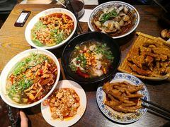 阿婆酥肉-爆炸头阿姨小四川正宗川味小吃(无任何分店)