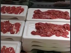 -四囍码头海鲜烧烤自助火锅(外滩南京东路悦荟广场店)