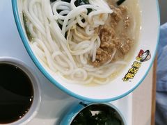-灵芝妹子海鲜米线(劳动公园店)
