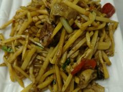 酸笋炒肥肠-红鼻子桂林米粉(金唐新光界店)