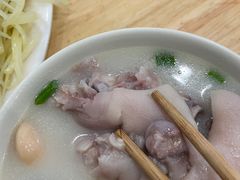 -雷祖芳老妈蹄花店