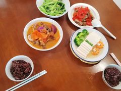 -鲸鱼妈妈月嫂/育婴师定制