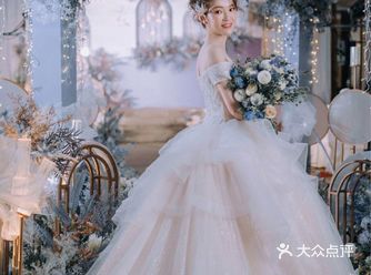 喜欢你，犹如这雾霾蓝色，深沉而持久 ……坠落在爱人彼