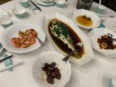 葱油大黄鱼-世博源公馆·本帮融合菜·主题包厢·江景餐厅