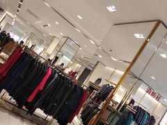 -Max Mara(王府井奥莱·香江小镇店)