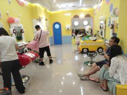 -爆米花儿童美发乐园