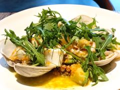 温热海鲜沙拉配牛油果-Mercato莫卡多露台餐厅与酒吧(K11店)