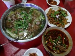 -谢老五跷脚牛肉·非遗传承店