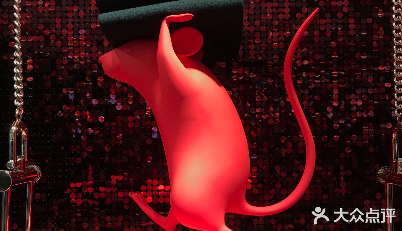 HUGO BOSS橱窗设计 the Mix City