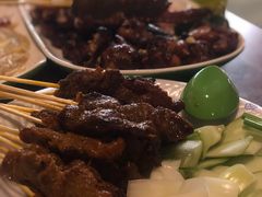 沙爹-东海岸人工湖美食村