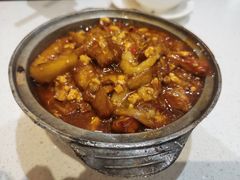 鱼香茄子煲-香港新发烧腊茶餐厅(水围店)