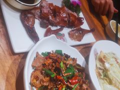 -老滇山寨•云南特色菜•地方菜•民族风情歌舞表演(金碧店)