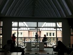 -钟书阁(松江泰晤士小镇店)