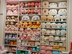 -名创优品(北京新中关购物中心地铁层店)