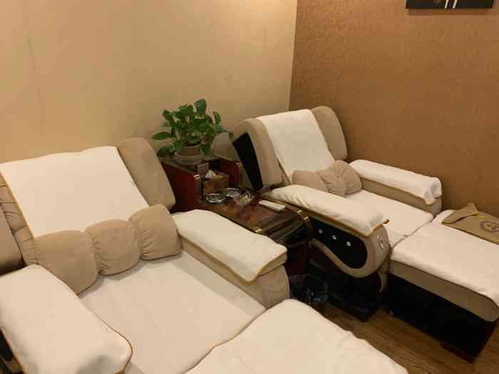 御尚足道spa会所-"都市的疲惫,在夜色笼罩下更显得无助和孤独.