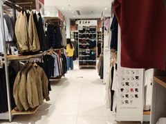 -优衣库(上海金桥国际商业广场店)