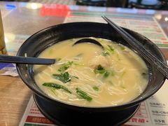 浓汤鱼汁小锅米线-肥汁米蘭香港米线(宁波路总店)