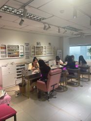 -丽心自助美甲美睫