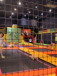 -蹦蹦跳跳(新奥购物中心店)