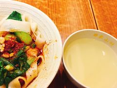 油泼扯面-郑家山村凉皮 肉夹馍 油泼面