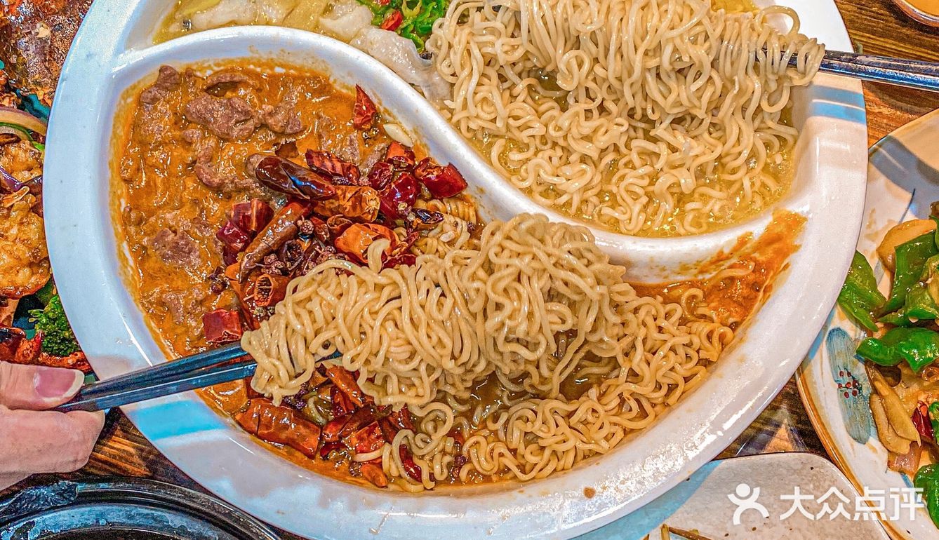 厦门终于也有鸳鸯面！汤汁浓郁巨好吃
