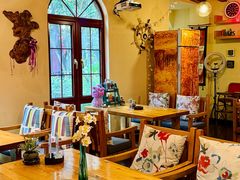 -月亮眼花园餐厅书吧酒吧