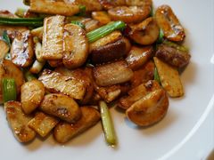 竹笋炒蘑菇-新荣记(西溪湿地店)