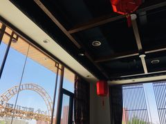 靠窗位-亿诣蝎府炸酱面羊蝎子火锅(酷车小镇店)