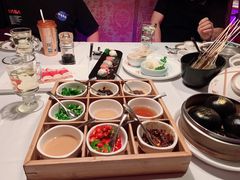 -翡翠小城·海鲜豆捞·广式点心(老佛爷店)