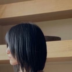-罗亚帝造型·烫发染发