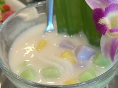 -Chom Cafe and Restaurant