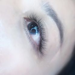 -花岐款式专研健康美甲沙龙
