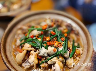 多口味瓦鸡煲！邓紫棋清远演唱会打卡美食！