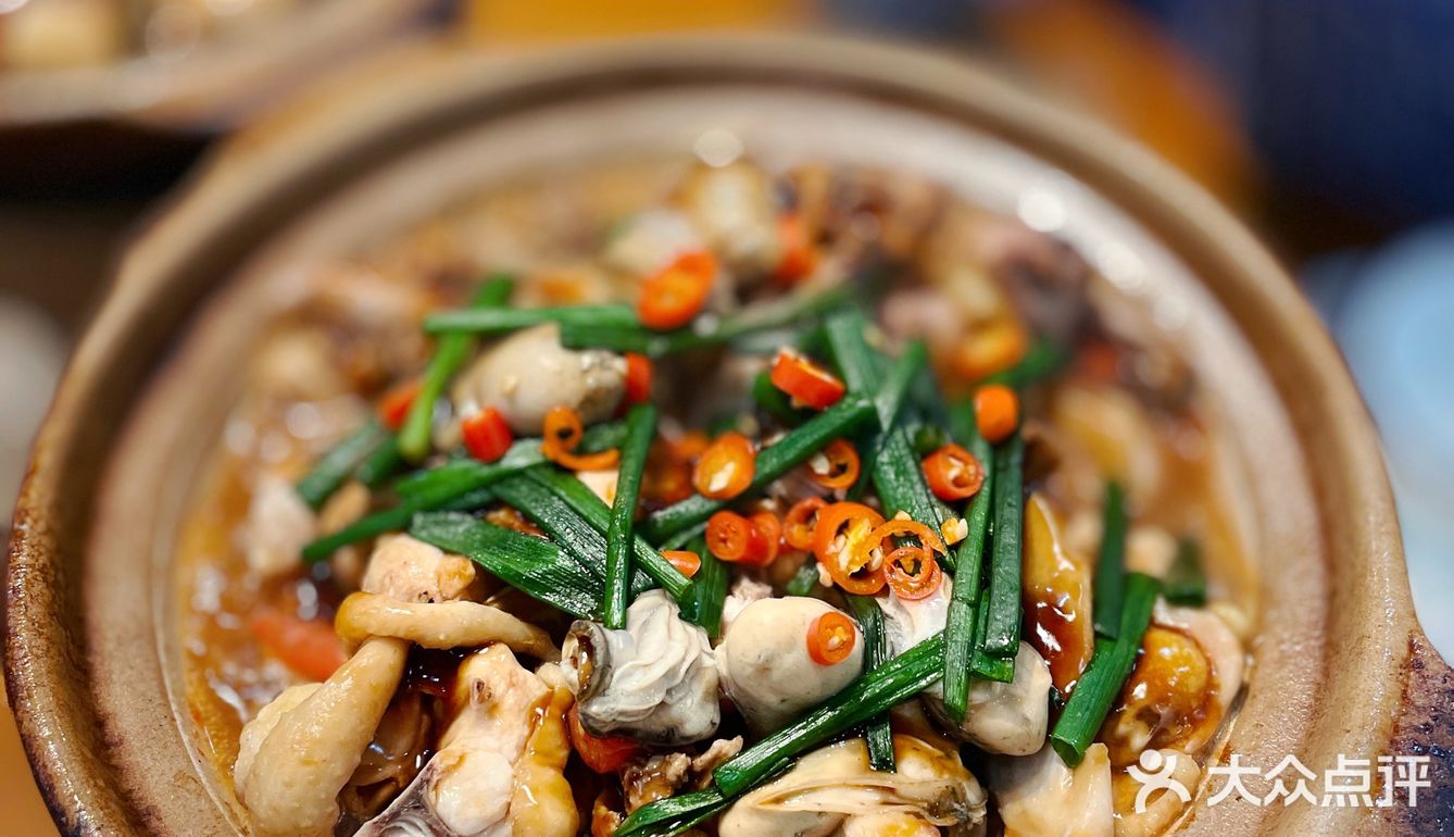 多口味瓦鸡煲！邓紫棋清远演唱会打卡美食！