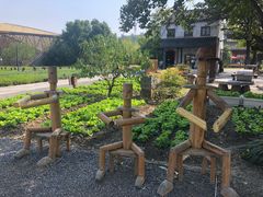 -田园东方蜜桃村的田野营地