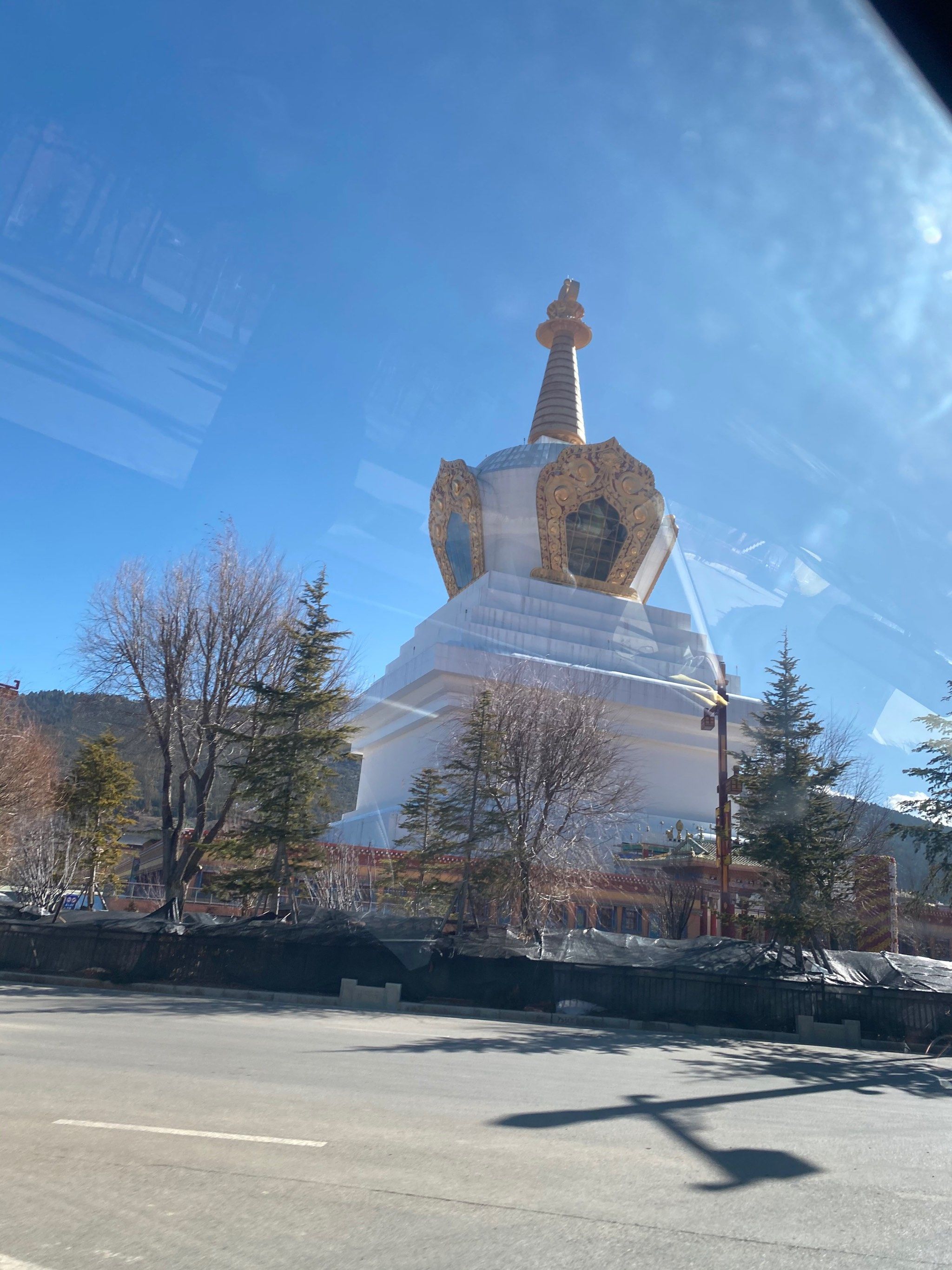 一来到香格里拉就看到这座地标一般的建筑