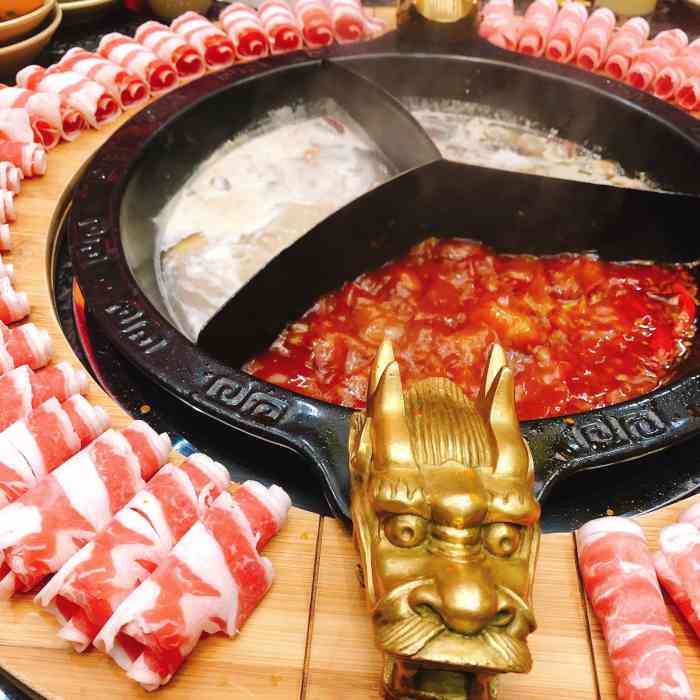 蜀大侠火锅(宝杨宝龙广场店)-"这家店铺在宝龙广场的北面 位于澳门街.