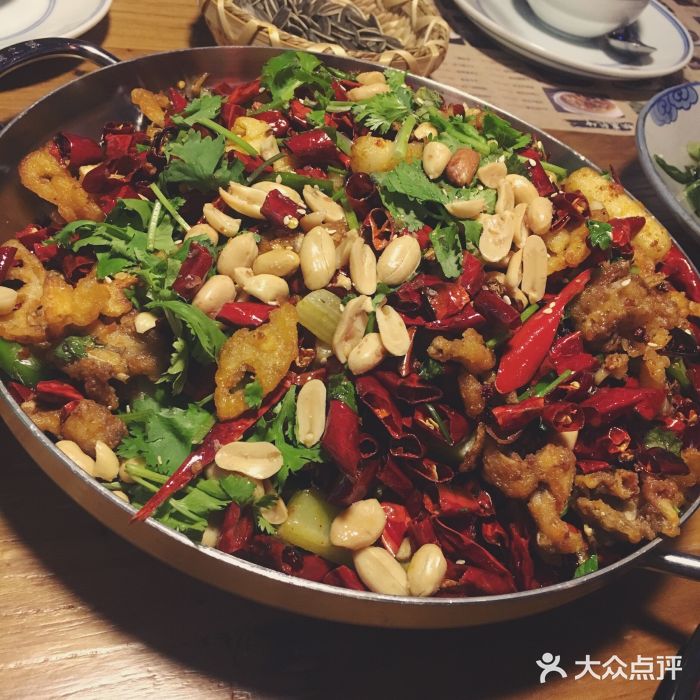 俏蜀妹酒馆·跷脚牛肉·江湖川菜(四平路店)牛蛙煲图片