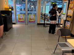 -麦当劳(轻轨曹杨路店)