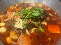 -川流不息·地道川菜·小龙虾(松东路店)