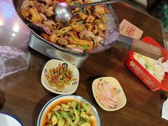 -富正毅三下锅·湘西韵味(天门山索道店)