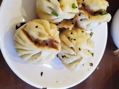 鲜肉生煎-老半斋(福州路店)